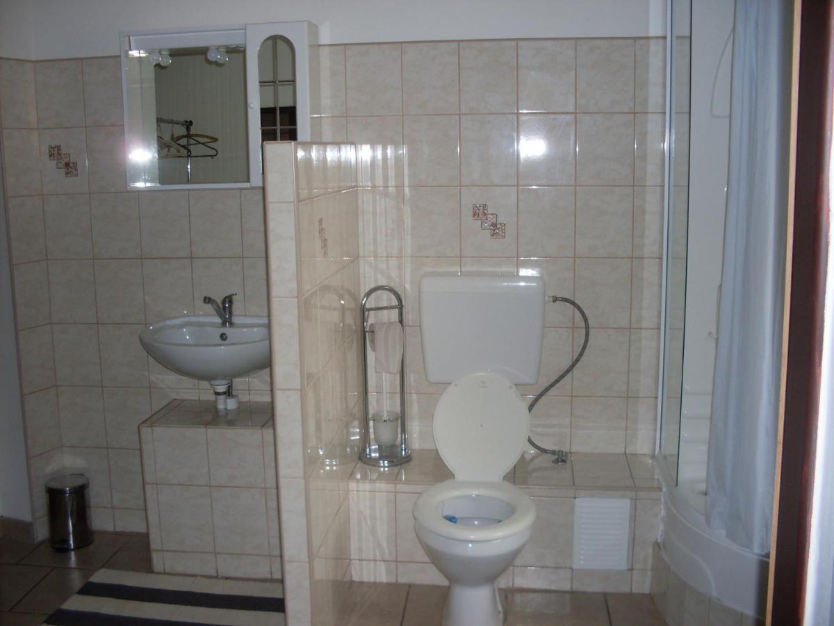 Pension U Kastanu Карлові Вари Номер фото